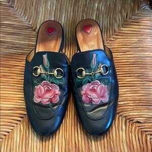 Gucci Princeton Rose embroidered slides